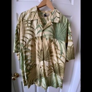 Tommy Bahama men’s Large Silk Aloha shirt
